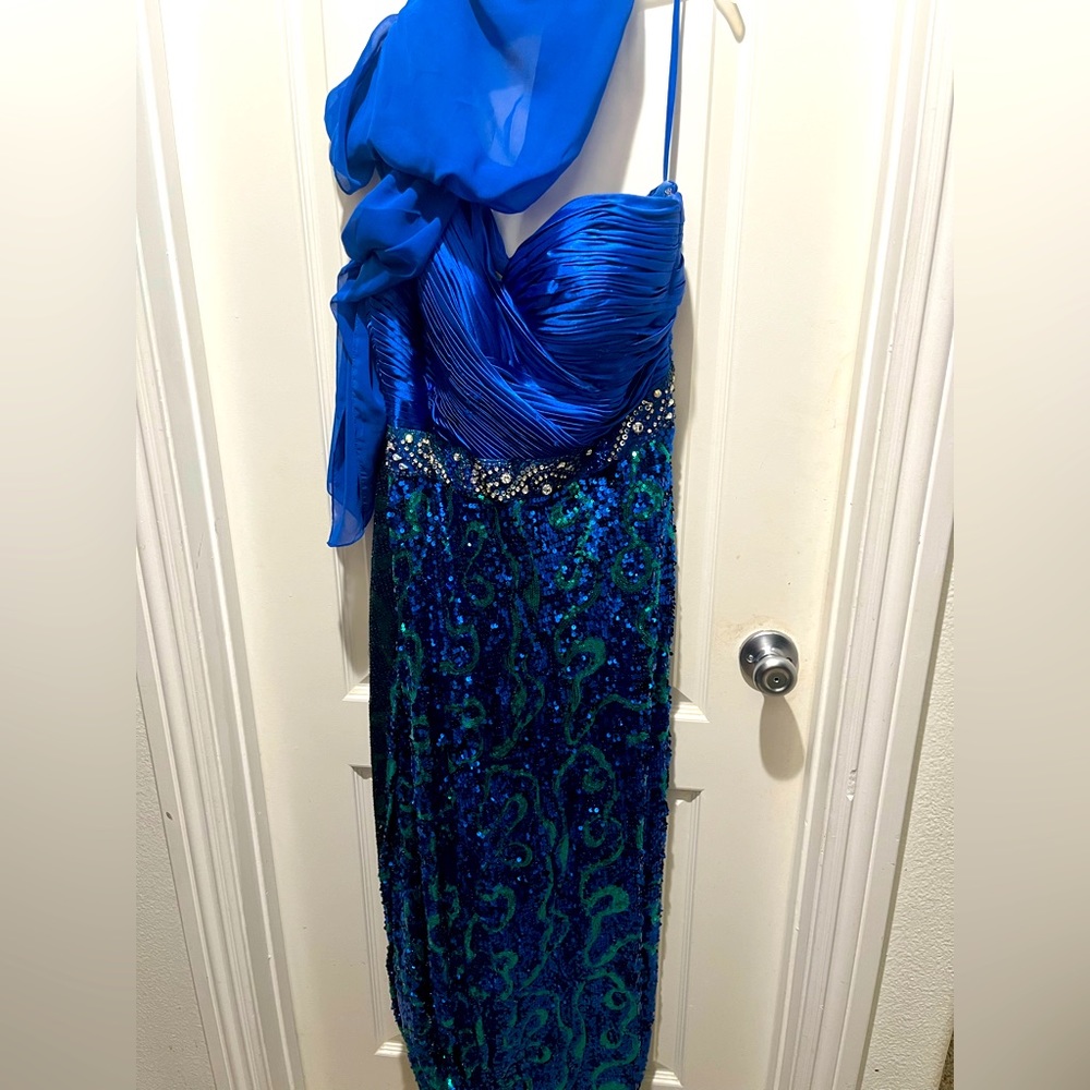 Blue sequin formal/prom dress barely worn with shawl, size large.